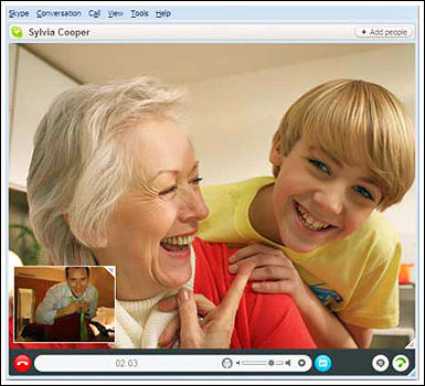 Служба Skype существенно облегчила и удешевила общение с близкими и коллегами. 