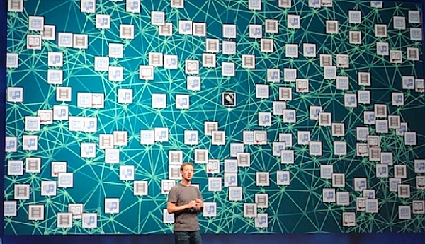 Марк Цукерберг пытается объяснить, что такое Open Graph. (Фото <noindex><a target=_blank href=/>Dylan Tweney</a></noindex>.)